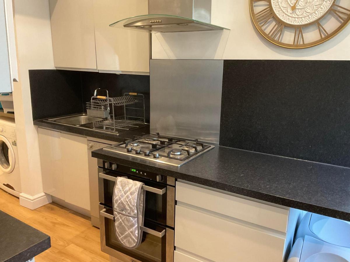 2 Bed Home From Home Apartment 41 Londra Dış mekan fotoğraf